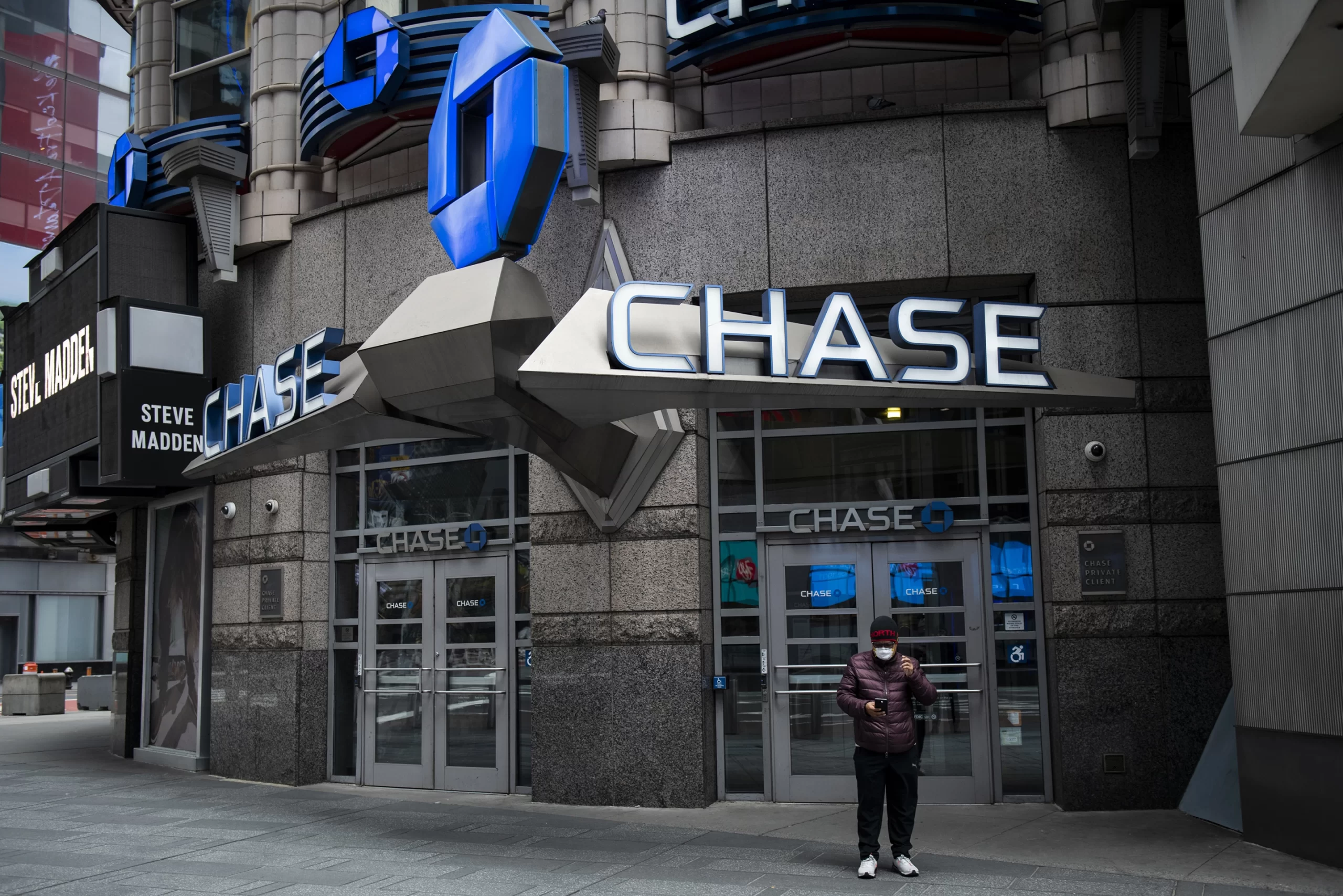 JPMorgan Chase, Wells Fargo Join Forces To Launch A Digital Wallet